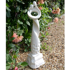 Europa Leisure Romantic Twist Statue - Ivory Effect