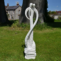 Europa Leisure Tender Kiss Statue - Ivory Effect
