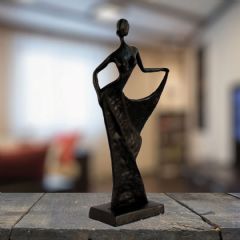 Europa Leisure Brigitte Chic Lady Figurine