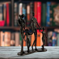 Elur Family 5 Outing Iron Figurine