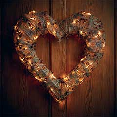Gardman Pre-lit Christmas Rattan Berry Heart Door Wreath - 60cm